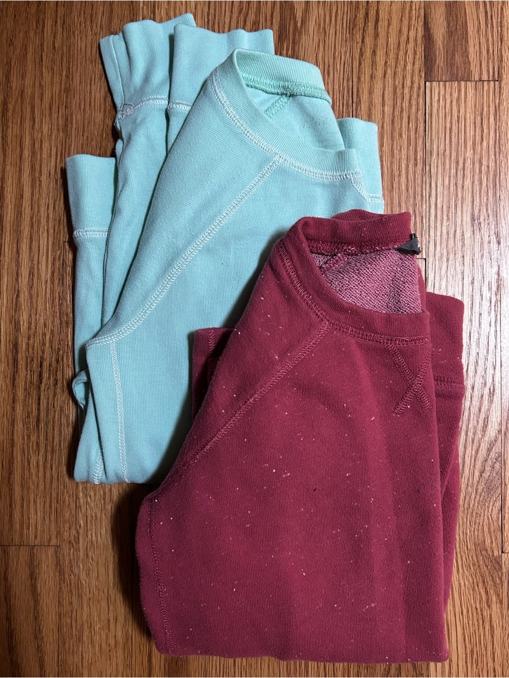 Eddie Bauer Sweatshirt in Light teal and Burgundy